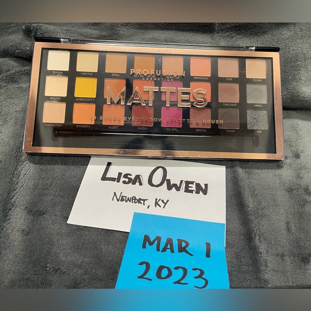 Profusion Mattes Eyeshadow Palette